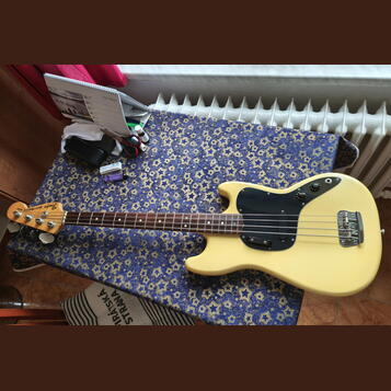 1978 Fender Musicmaster Bass s originálním pouzdrem