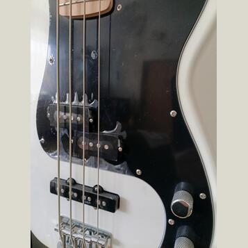 Fender Squier Precision Bass