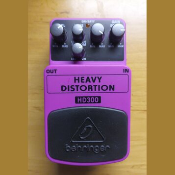 Heavy Distortion HD 300 Behringer