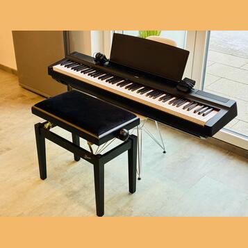 Piano Yamaha P125A Black