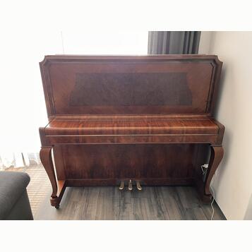 Pianino PETROF 133 cm – historický model 1936