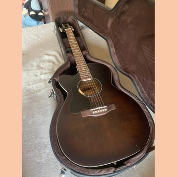Art & Lutherie Legacy Left Bourbon Burst CW QIT + pevný kufr