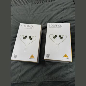Sluchátka pro in ear monitoring  Behringer