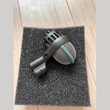 AKG D112 MKII mikrofon pro basový buben  nebo  basové aparát
