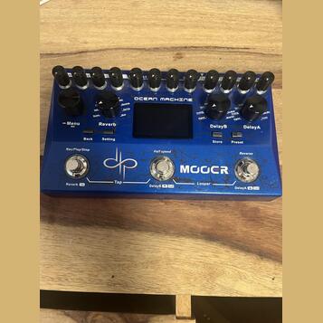 MOOER OCEAN MACHINE reverb,delay, looper