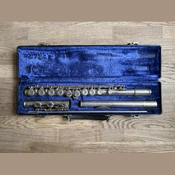 Příčná flétna Gemeinhardt 2NP (USA)