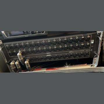 Behringer S32