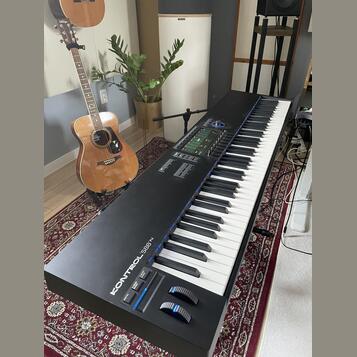 Native Instruments Komplete Kontrol S88 MK — ako nový