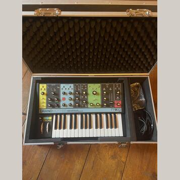 Moog Grandmother + hard case