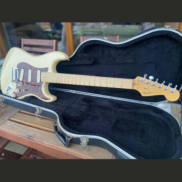 Fender Deluxe Stratocaster USA Deluxe 2008 (VIDEO)