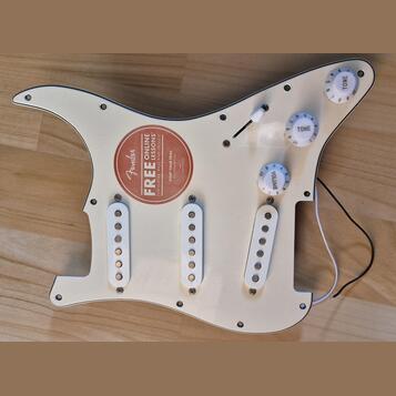 Prodám loaded pickguard stratocaster
