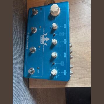 Kytarový efekt tc eletronic triple delay 