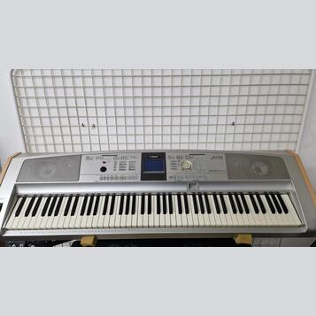 Yamaha DGX 505
