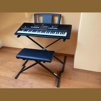 Prodám keyboard Yamaha PSR E423