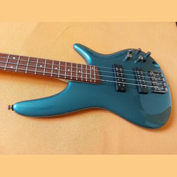 Baskytara IBANEZ SDGR 300E.