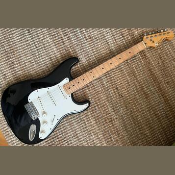 Fernandes Stone logo strat