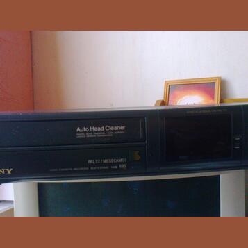VHS videorekorder zn. SONY model SLV