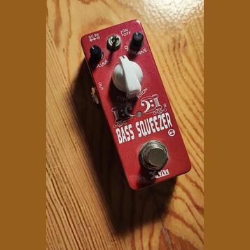 XVive B1 Bass Squeezer
