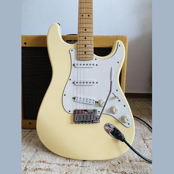 Fender Stratocaster USA 1997 + dobový hardcase