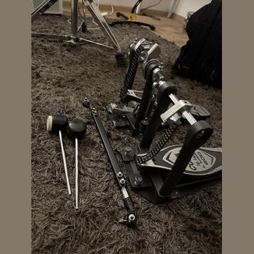 Prodám double bass Iron Cobra 600