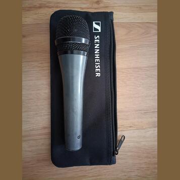 Sennheiser e835