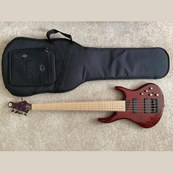 MTD Kingston Z5 35" USA Bartolini preamp i snímače