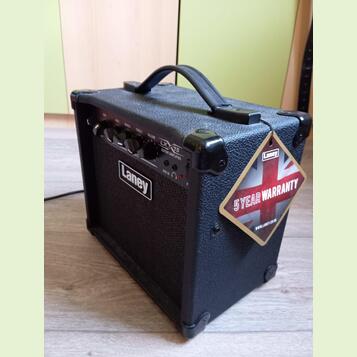 Laney LX15 BK (15W) + kabel