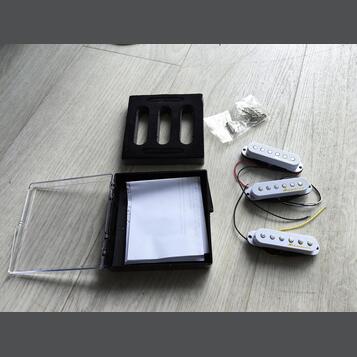 Snímače 3x Single Noiseless Stratocaster