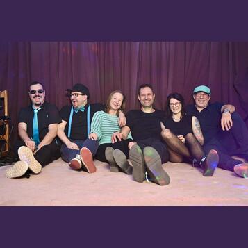 tvé BICÍ hledají zavedenou Pop & Rock kapelu