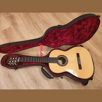 JUAN HERNANDEZ/Valencia/ -mistovská koncertna gitara