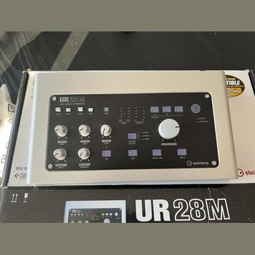 Steinberg UR28M