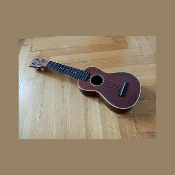 Sopranové ukulele masivní mahagon
