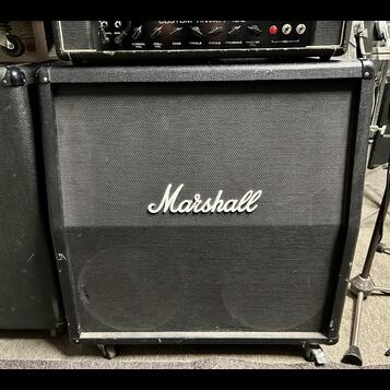 MARSHALL box 4x12" MC412 prázdný.