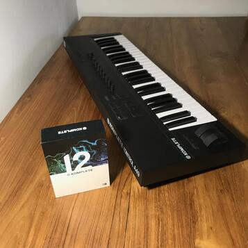 KOMPLETE 12 + KONTROL A49