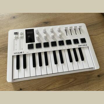 Arturia MiniLab 3
