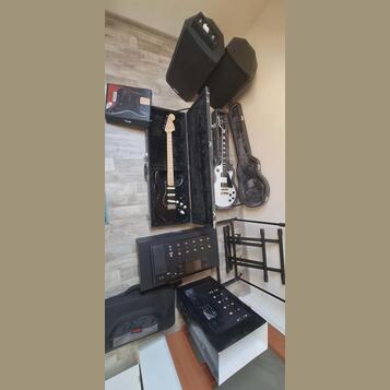 Line6 Helix LT, Squier Stratocaster, Epiphone Les Paul, Alto