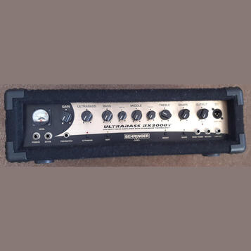 Zesilovač pro baskytaru - Behringer ULTRABASS BX 3000T