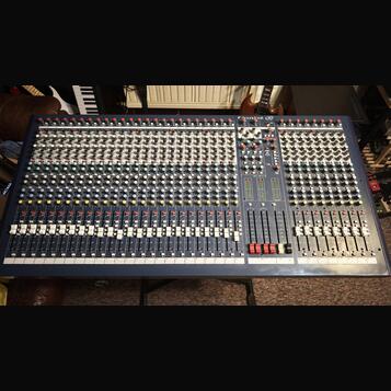 Soundcraft LX7II 32ch