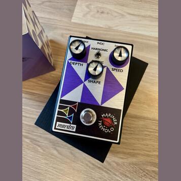 Maestro Marine Tremolo Gibson Family