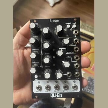 Qubit Electronix - Bloom v1