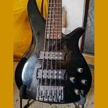 Prodám baskytaru Yamaha