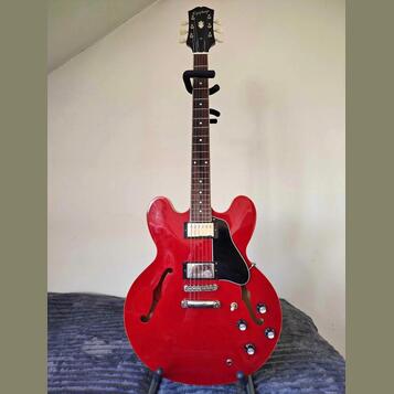Epiphone es-335