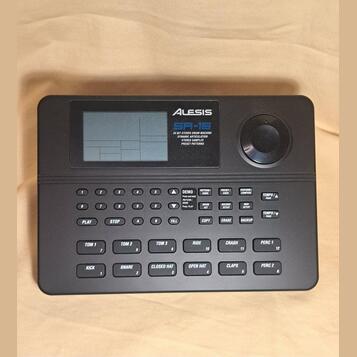 Alesis SR 16