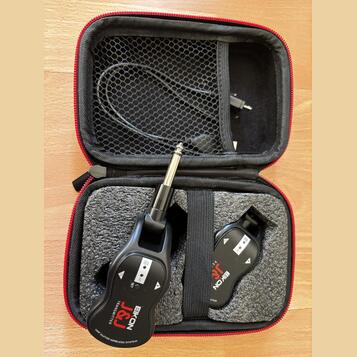 Bezdrátový set pro kytaru EIKON J&J UHF – jako nový