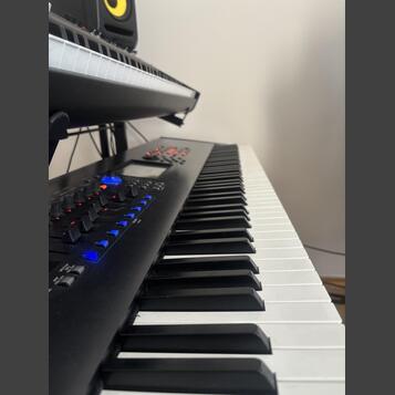 Yamaha Montage 8 a přepravní case GATOR
