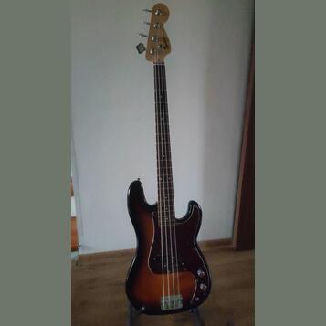 Prodám basu Squier by Fender Affinity P-Bass
