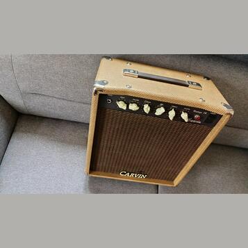 Kombo Carvin Vintage 16