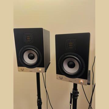 Eve Audio SC207