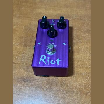 Suhr Riot distortion