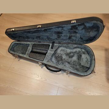 Kufr pro elektrickou kytaru Black Anne compact